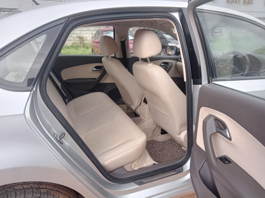 Volkswagen Vento(2012-2014) Highline Petrol